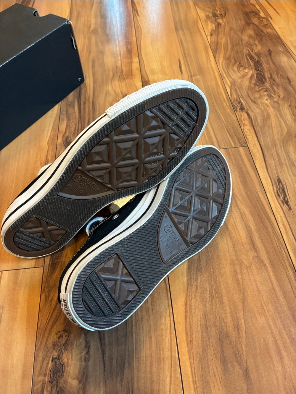 Converse - Picture 6 of 7